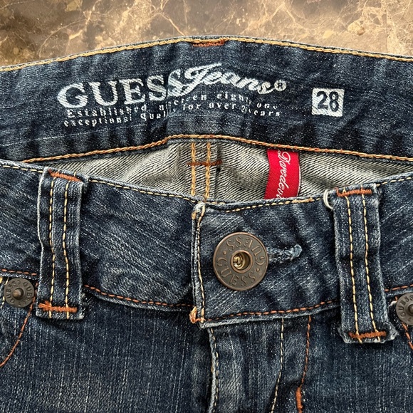 🧡Guess Women’s Daredevil Boot Cut Low-Rise Medium Wash Jeans Size 28🧡 - Picture 3 of 7